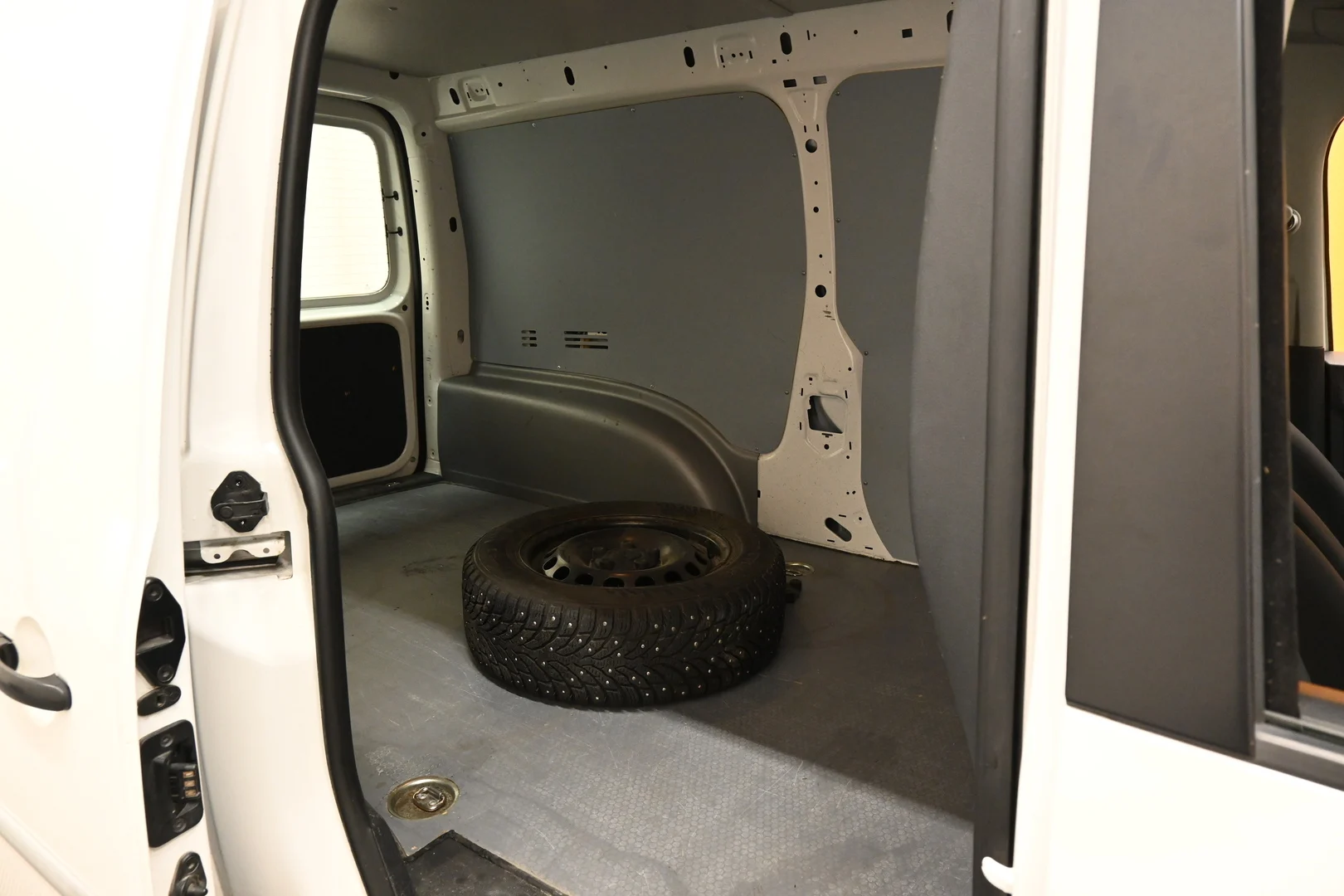 Car Image - 5Ex4xP4k13m6h3Ol06IeNq