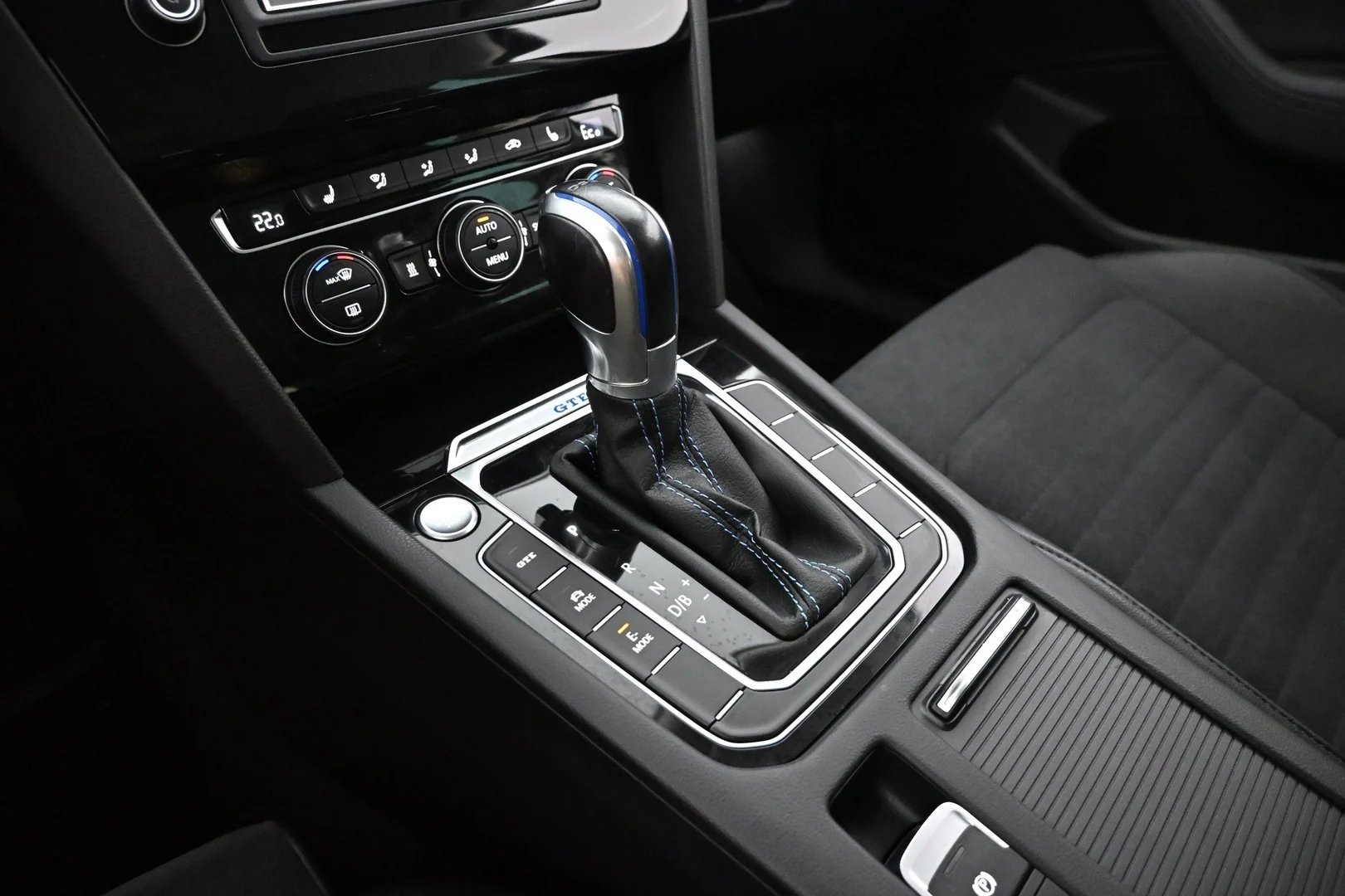 Car Image - elLwDNQamEGFWseukfODH