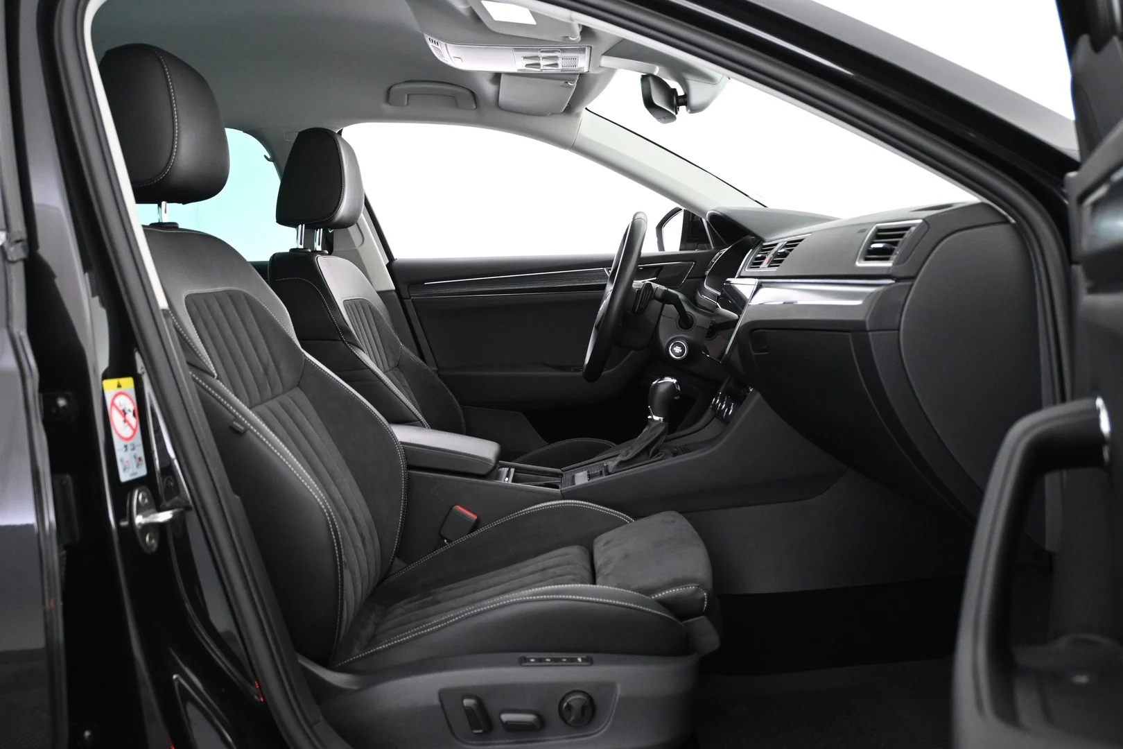 Car Image - 6q2Gvwu9dlnFDJctPHZM3K
