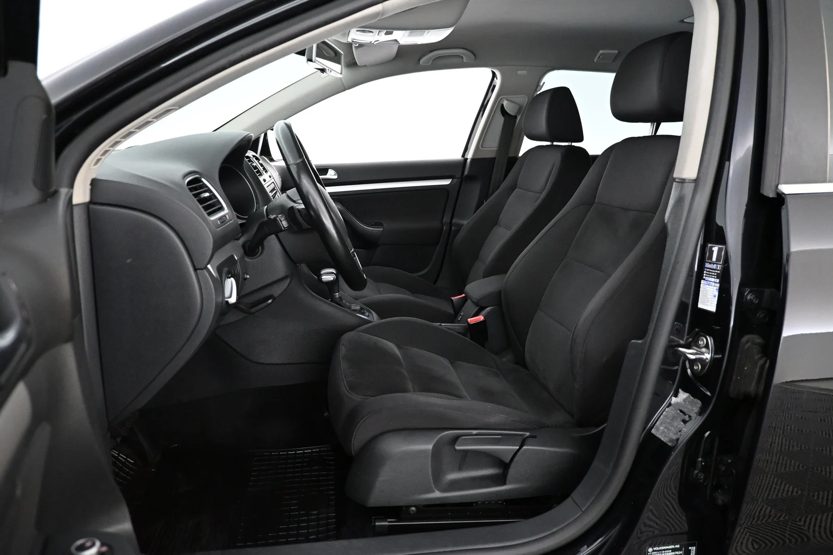 Car Image - Nz6VlDXkVubTryVsHzoJA