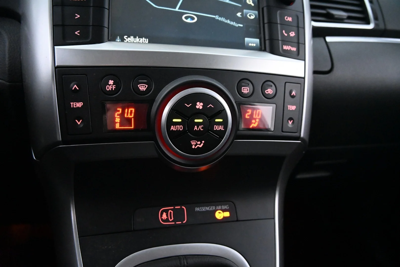 Car Image - 4xOVtSgMLuxktAIE0o2Vfn