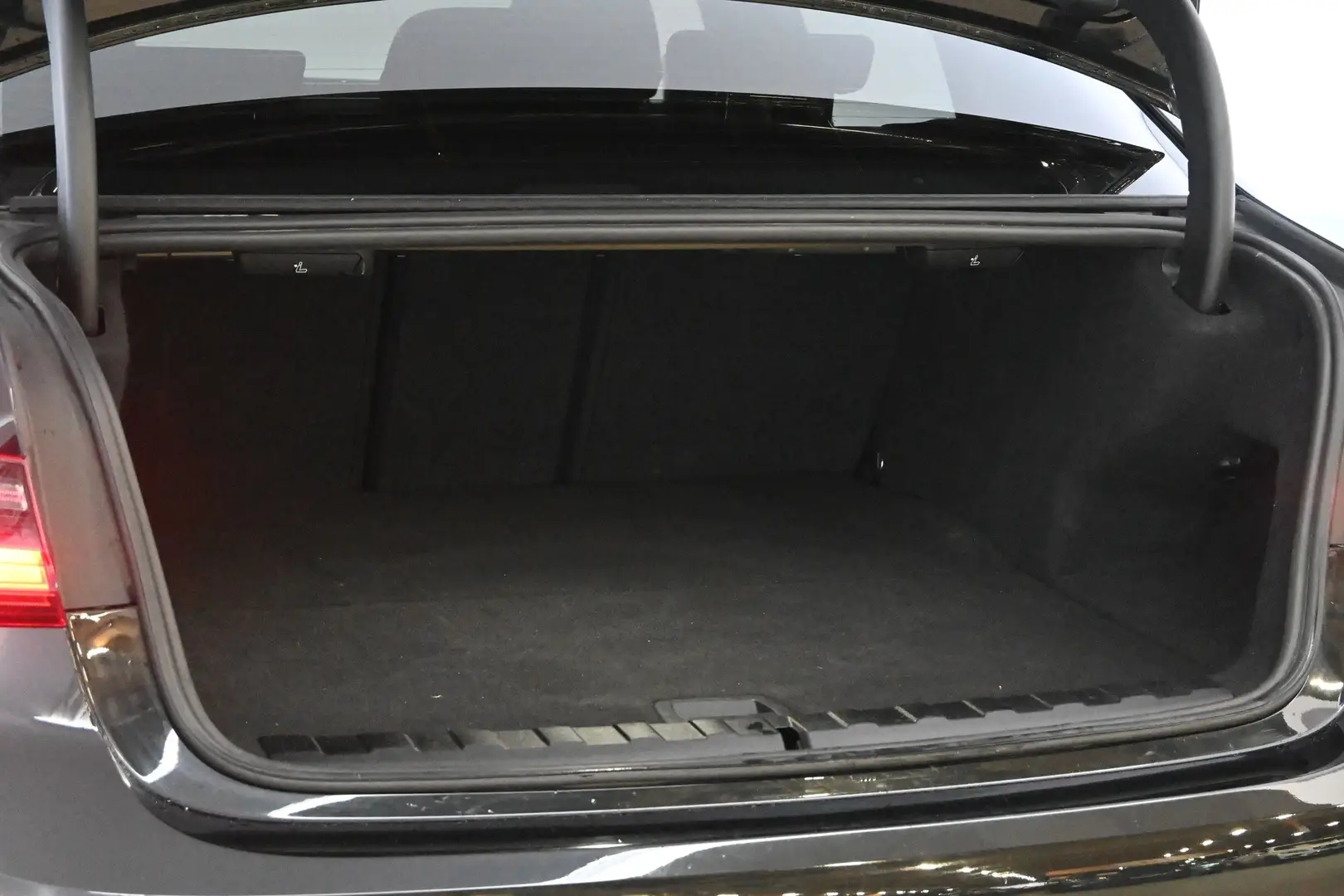 Car Image - W7nJhV8wku5jfss16vAde