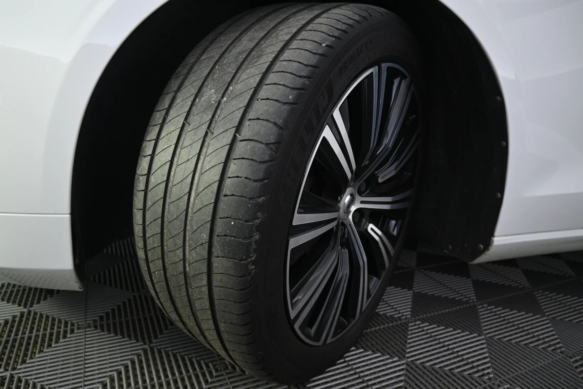 Car Image - 3Vy0y5tGRvFOU68M2GQ4ex