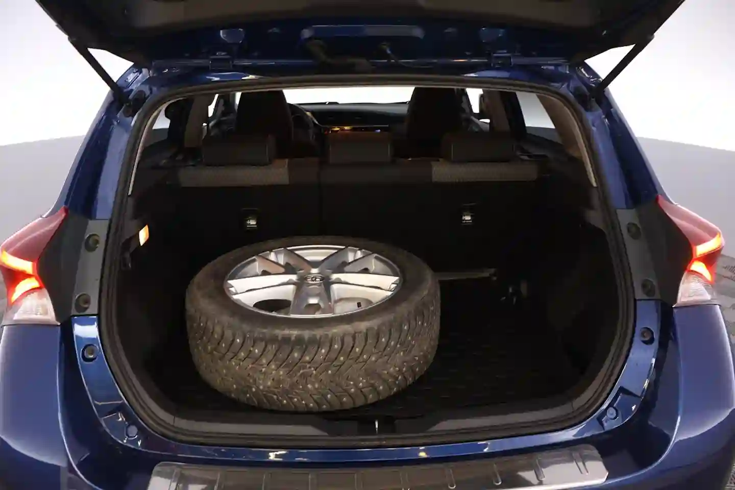 Car Image - 3dyTivQyV4aZX7KtR18IL5