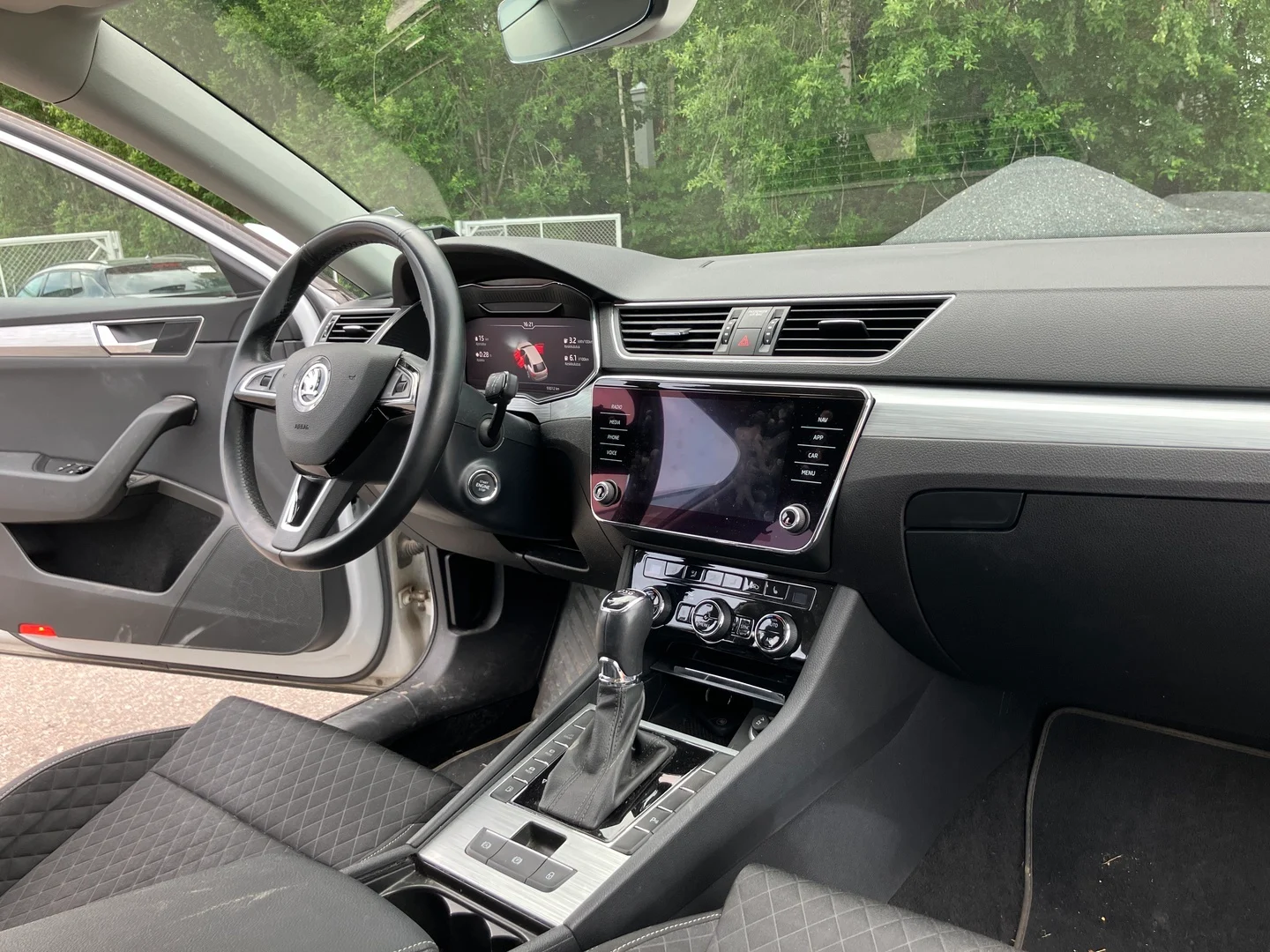 Car Image - 6uTsO0BUR00TU4WR8BXMeA