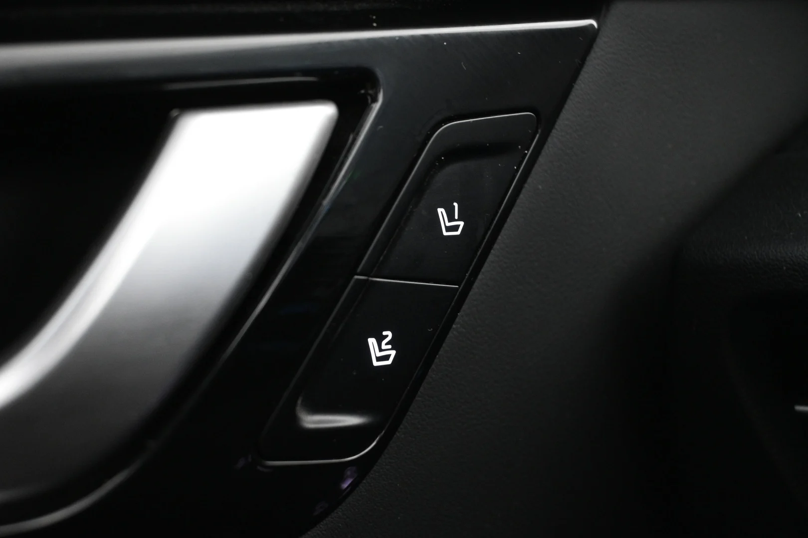 Car Image - 4Ji7j5Mw4TvSmzrCLYYeu3