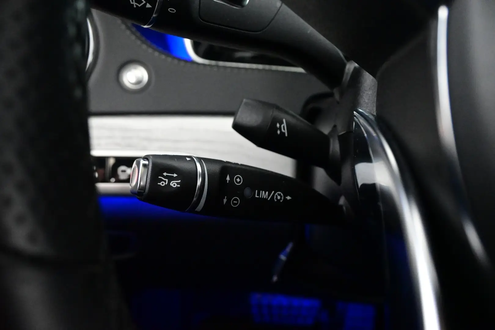 Car Image - 2D5pwRwp0TPwkIjVdKKqHT
