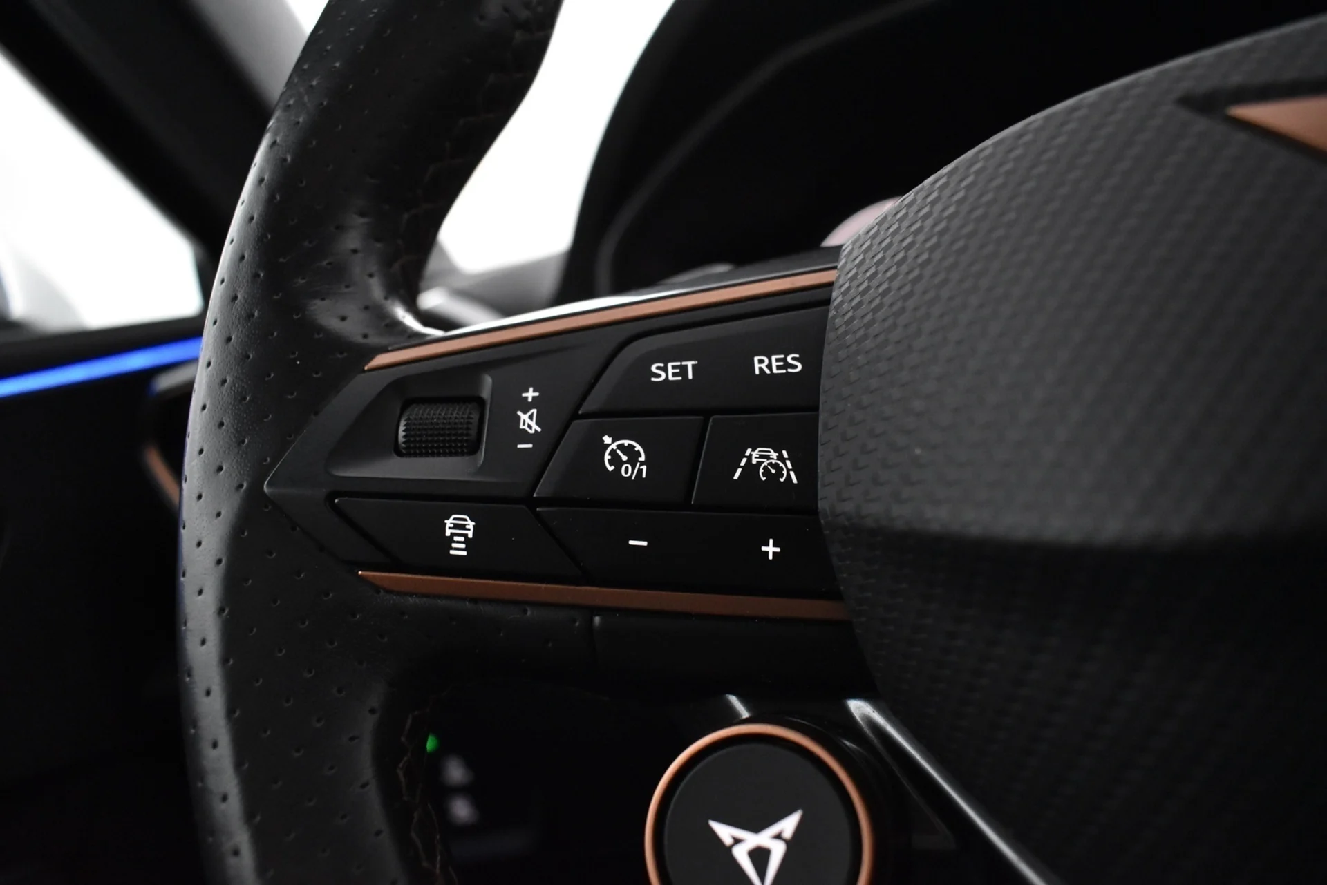 Car Image - 1ZKyfAHMbd4qxNb7hLxWYu