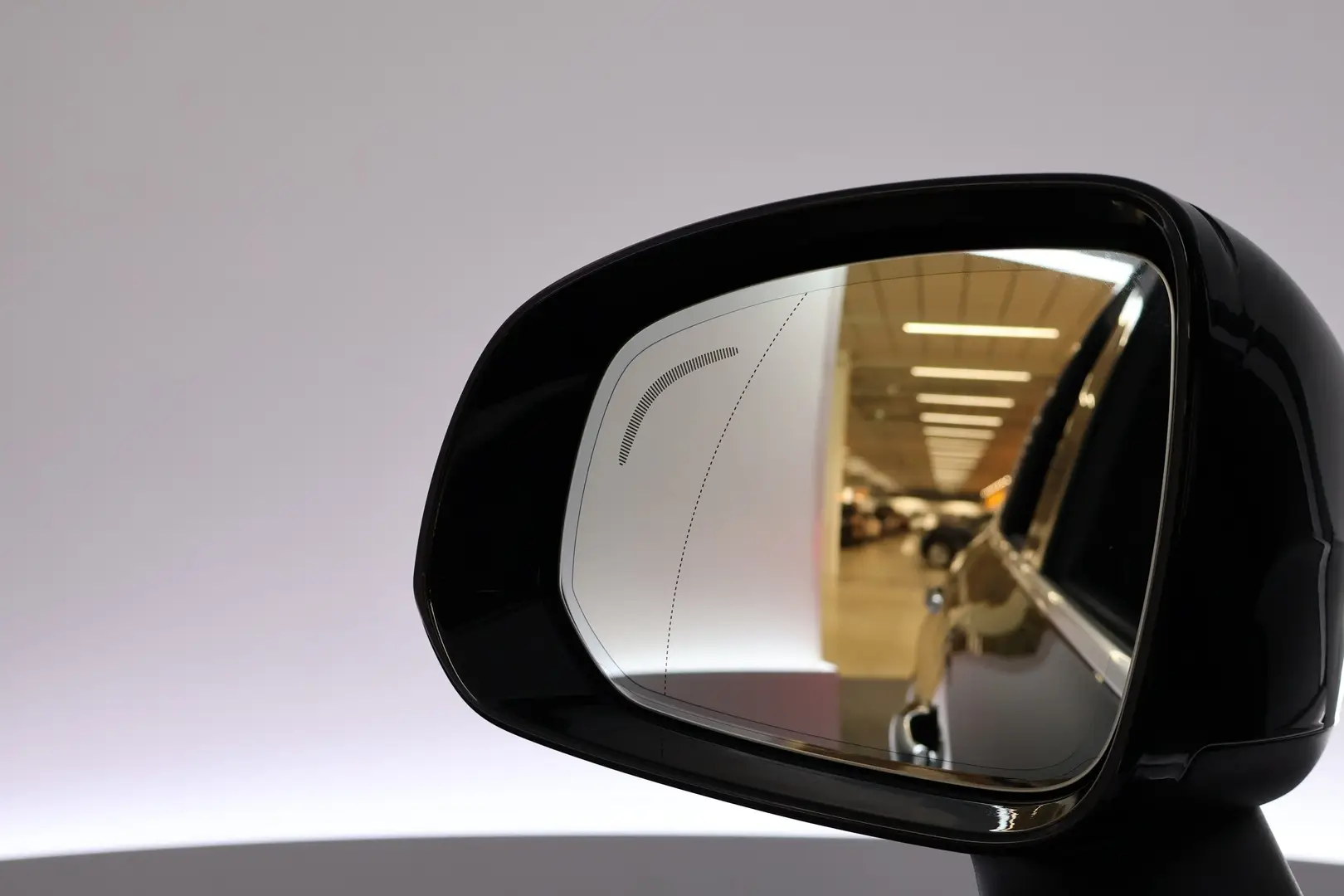 Car Image - 3tNxV0jiomKrE6qTfGiJLz