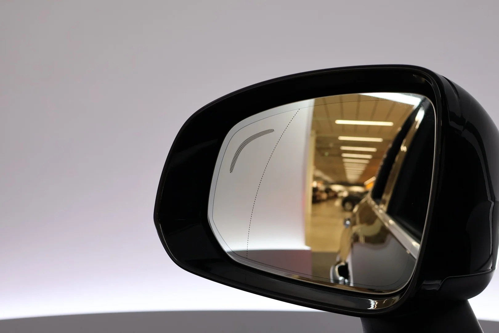 Car Image - 3tNxV0jiomKrE6qTfGiJLz