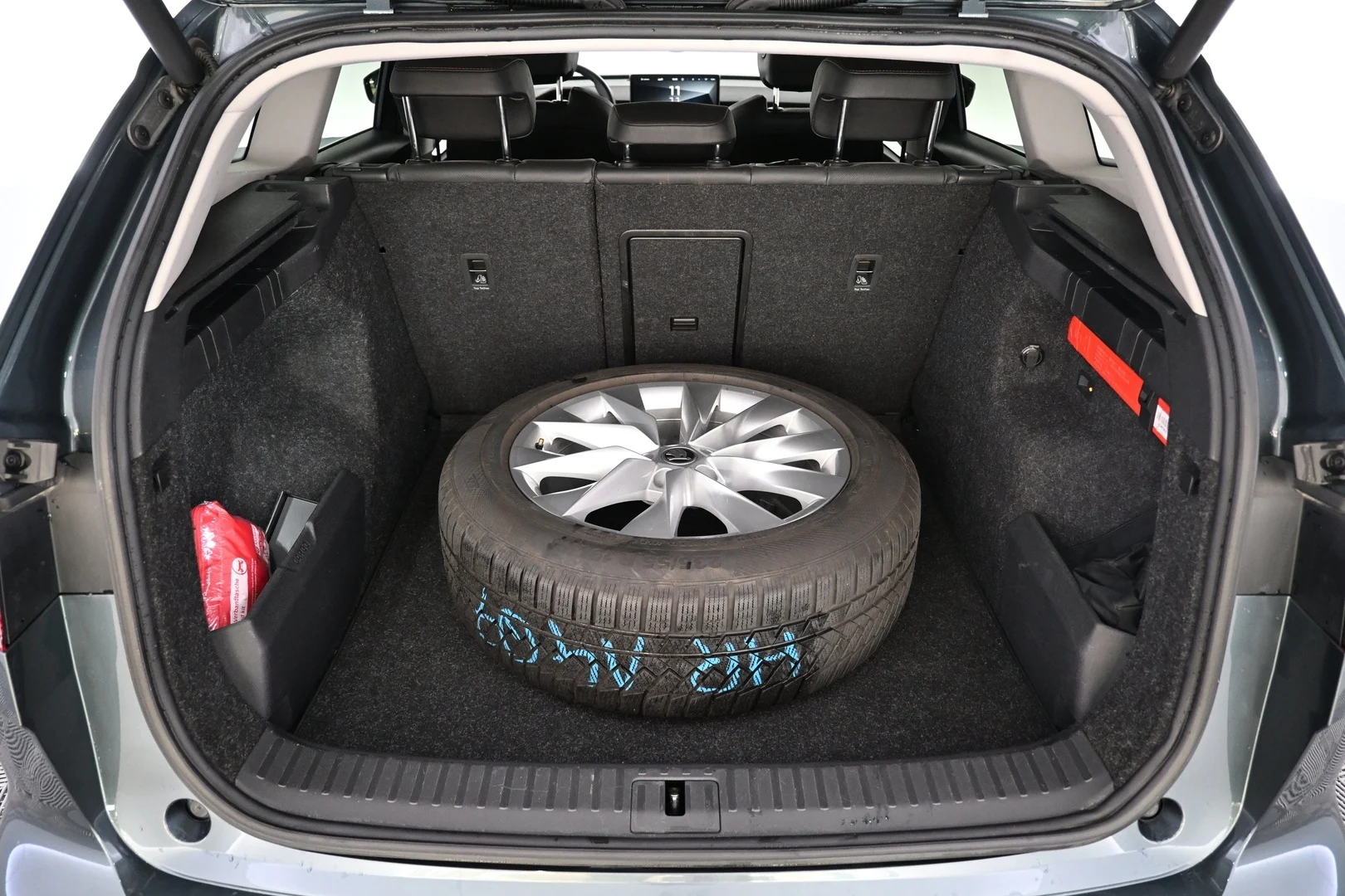 Car Image - 68rLukir25PA4ybhWfRV85