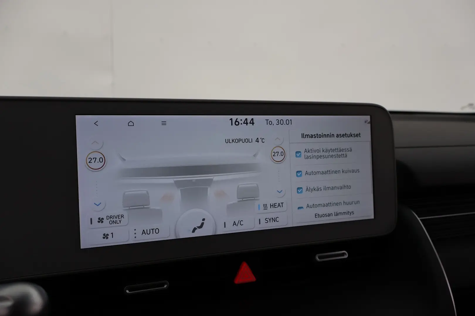 Car Image - 7F1nyAcoVd5ydqUq8I9G6S