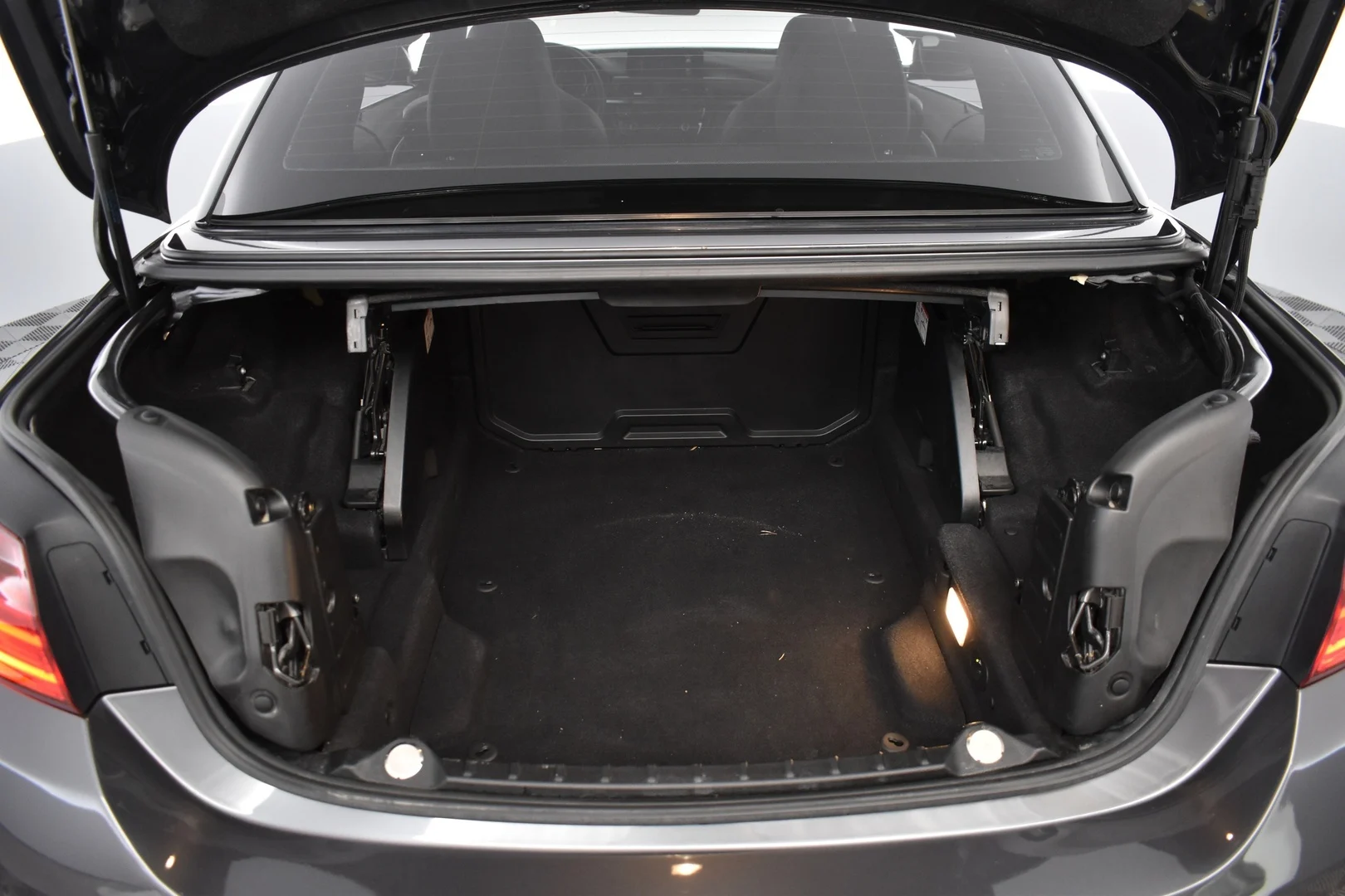 Car Image - 1uQiZVF2oQr4fgxdfwz0pR