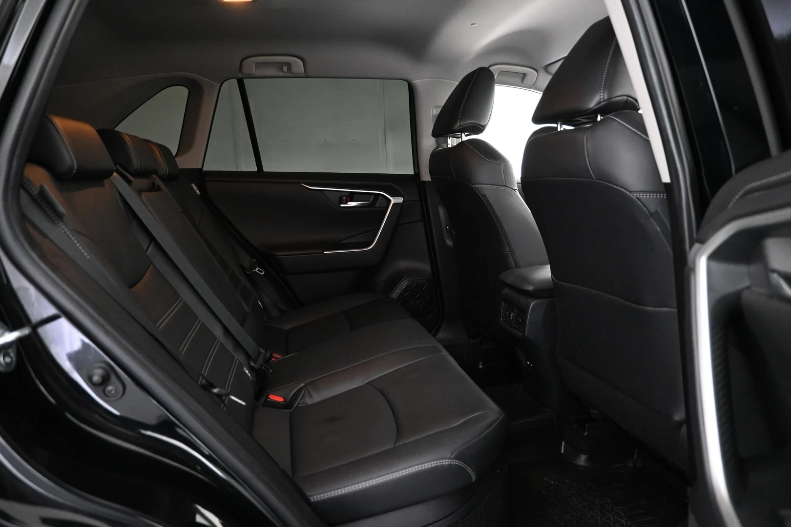 Car Image - 2WxJwRfhqZlhnFwJi2Y3m8