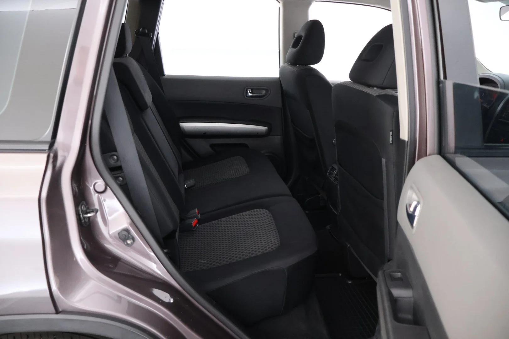 Car Image - 32G49yqg4DR56DivYXUUzN