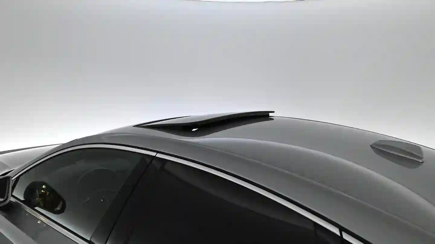 Car Image - GiMbuYobyxQC3NUb0mGVy