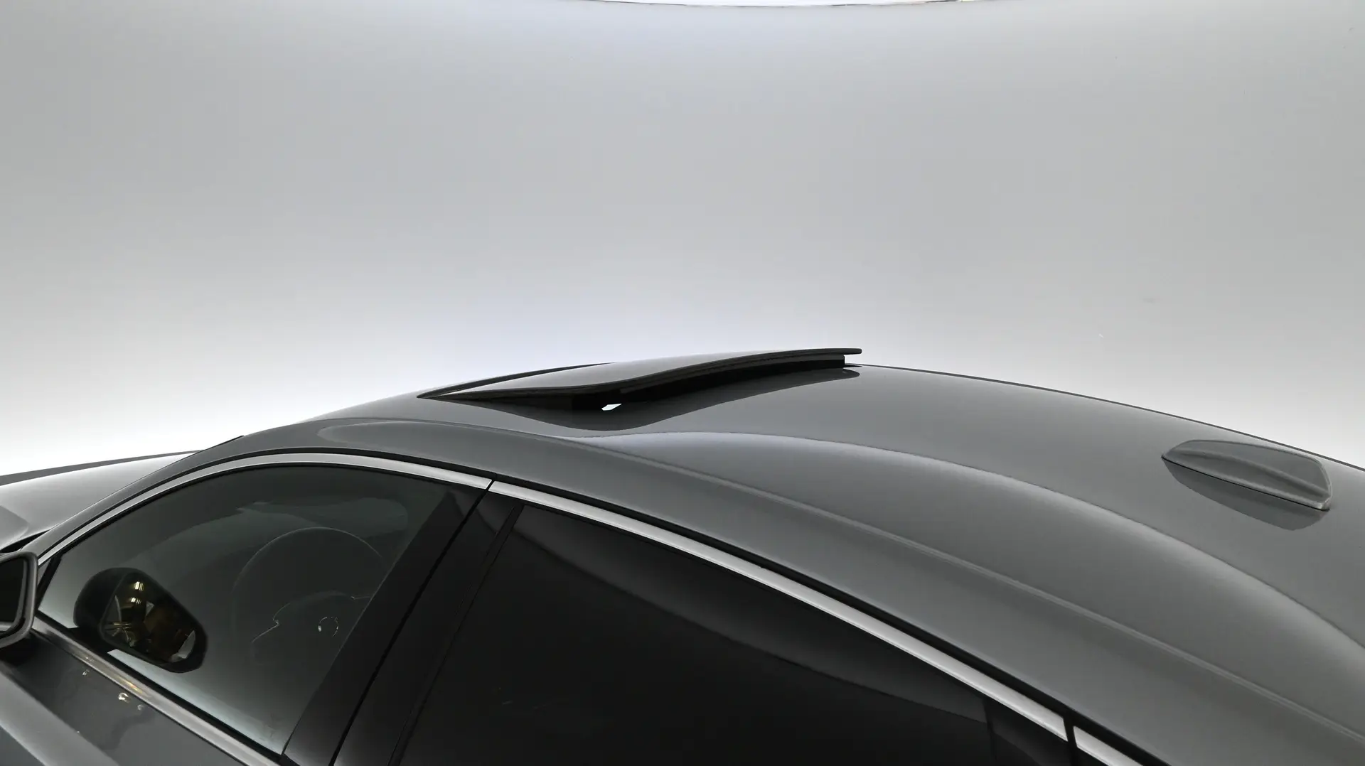 Car Image - GiMbuYobyxQC3NUb0mGVy
