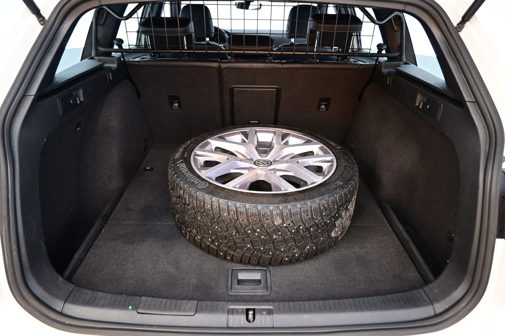 Car Image - 4beSVBBC1jqGEHpBJy4TZZ
