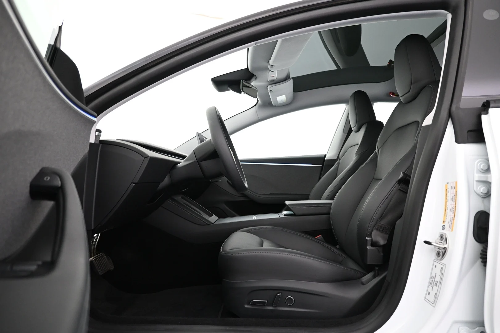 Car Image - 2NF40Y7ijeDCWK5U7Nj2IC