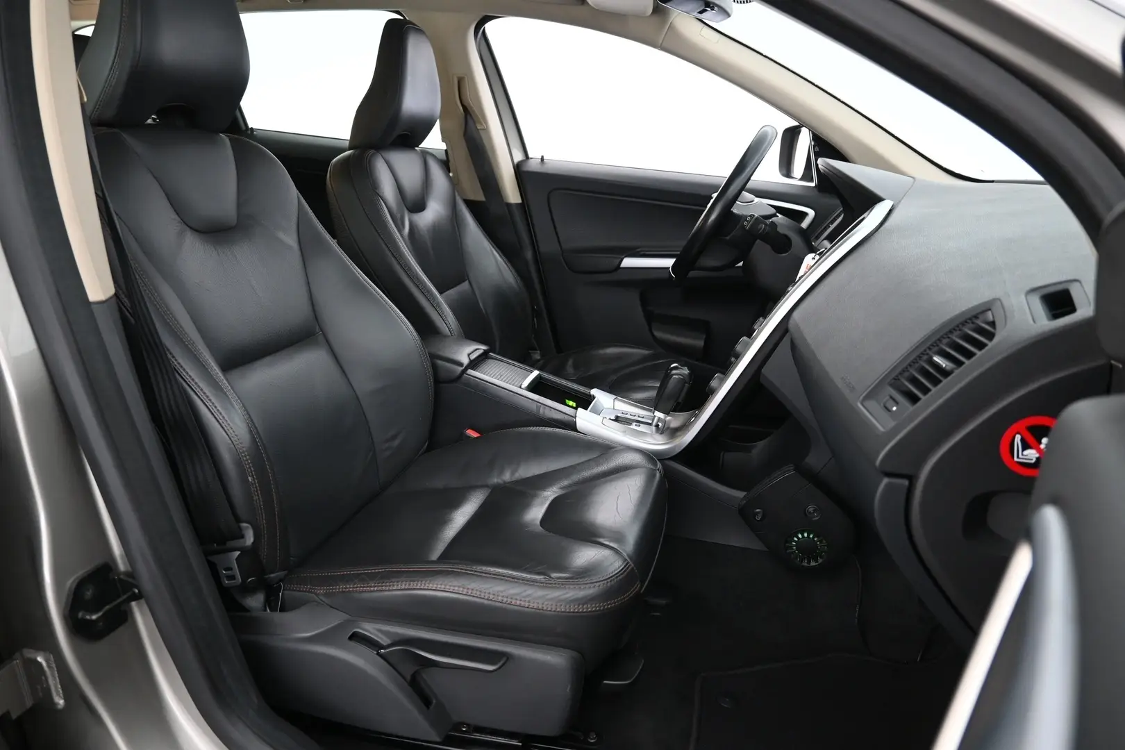 Car Image - 5JHTD0zWzGefDiQYIjI9ji