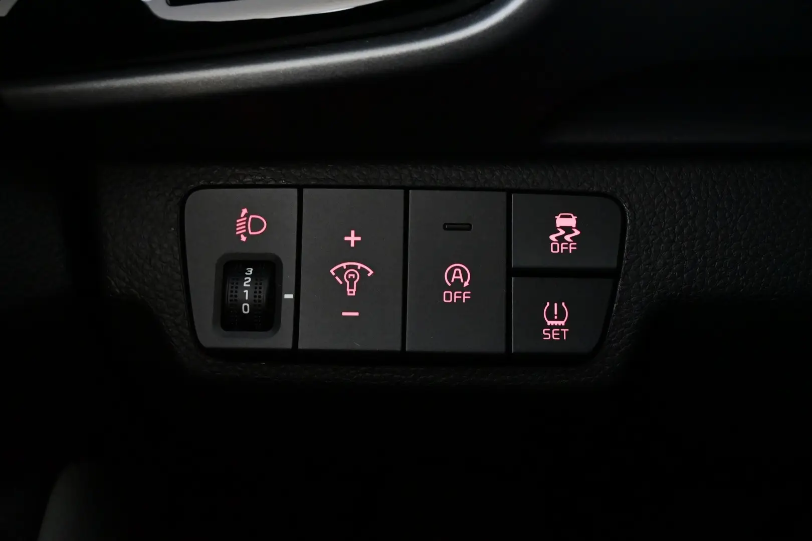 Car Image - 7wbJLCr8LBc0xv4eelHpNO