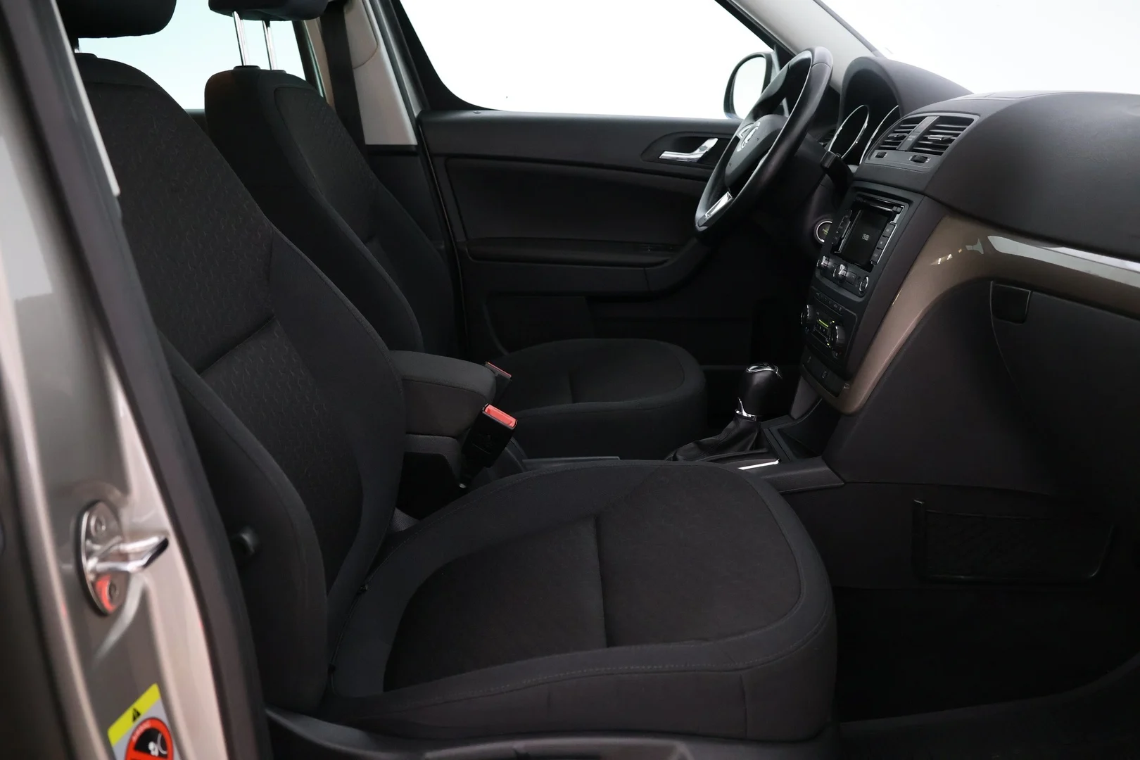 Car Image - 7Km6zw9jDYTQKeack71WeV