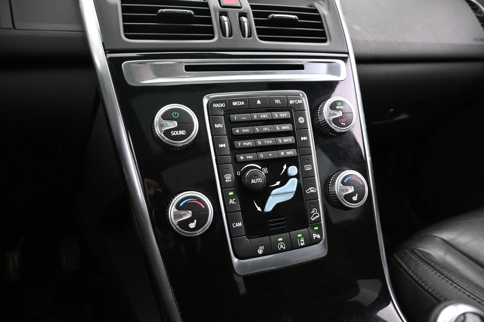 Car Image - 6fTrDaZ2GQ0RVYaAsnaNGe