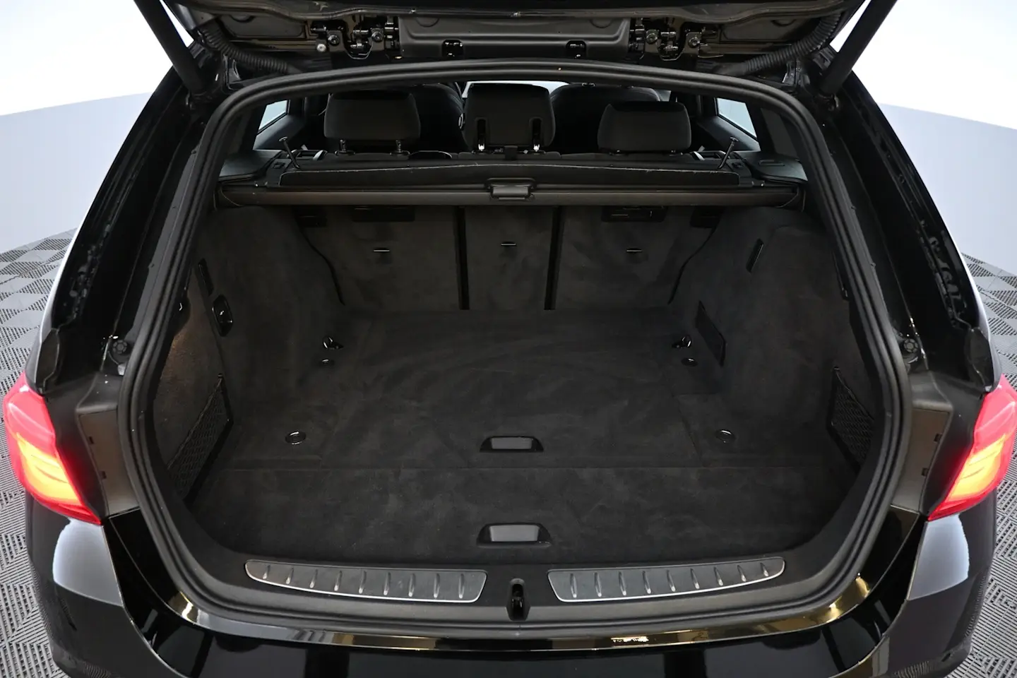 Car Image - 4Q0uElHJepHqargVVtLY0m