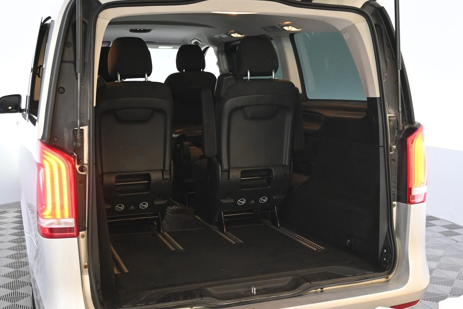 Car Image - 4NZSckPcXHchh2amfpLkb4