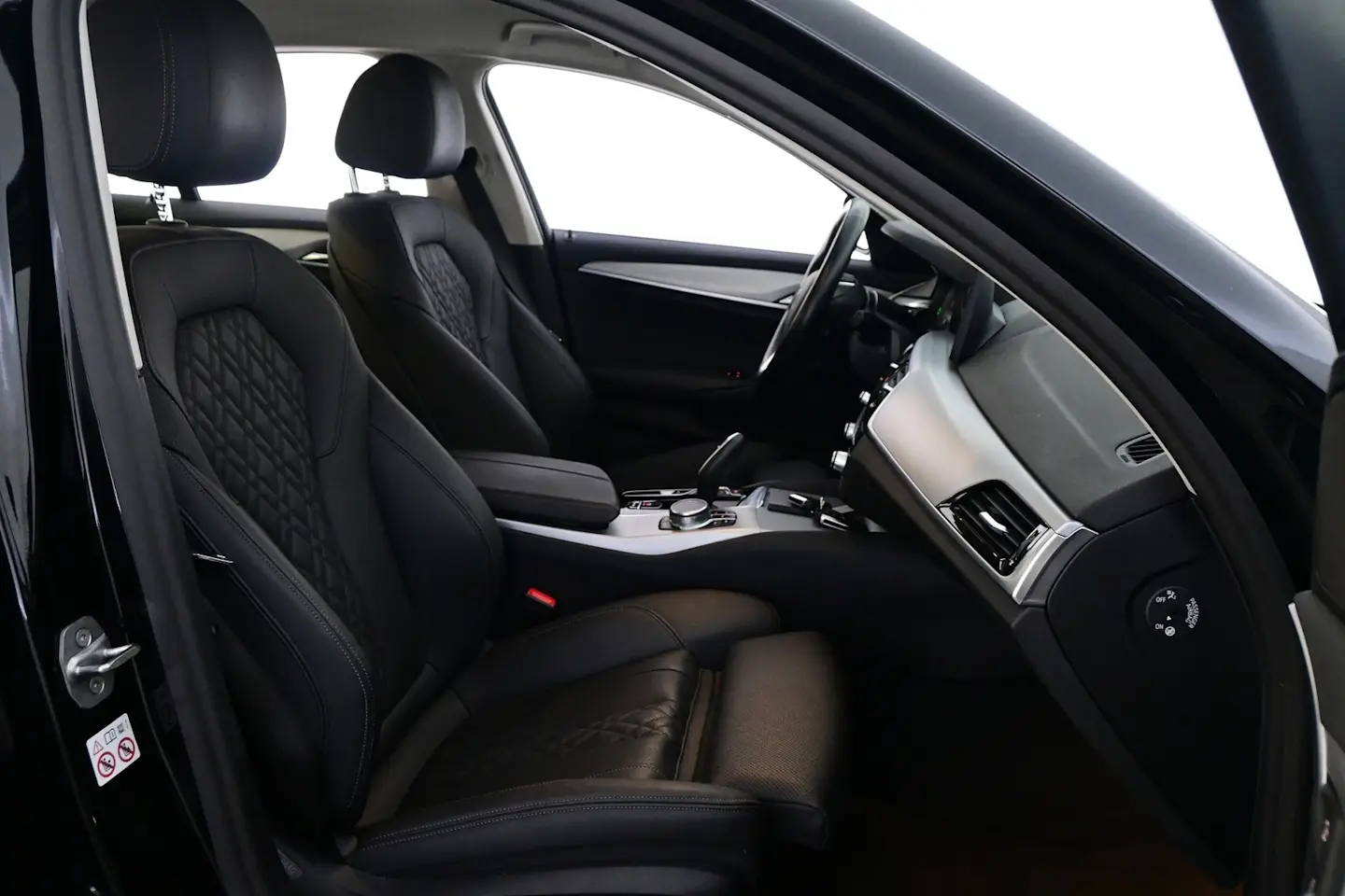 Car Image - 2EjHXmUP2GvxN2OlKb2KtA