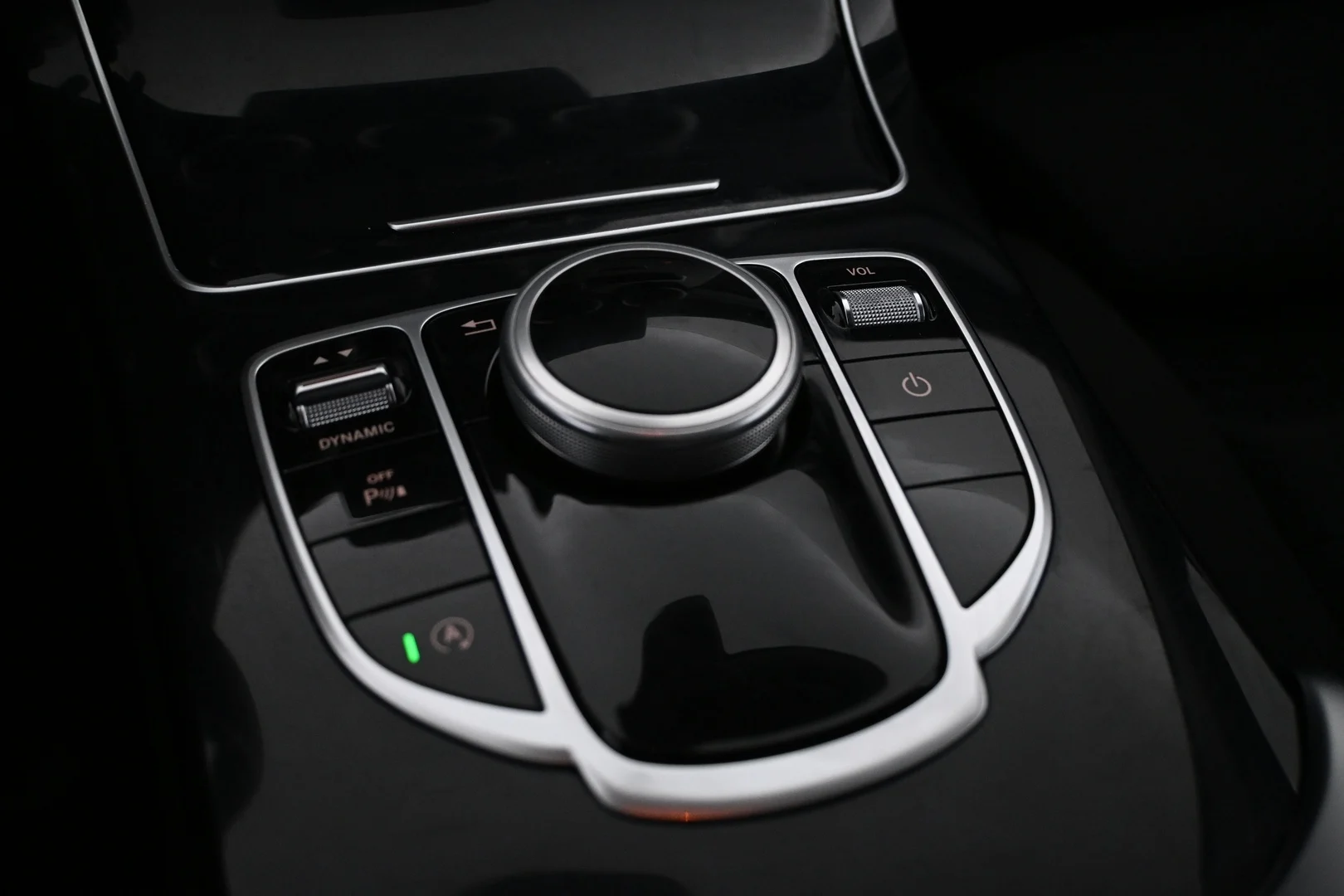 Car Image - 7sje9OzvH9Kq31zo4pU3Nt