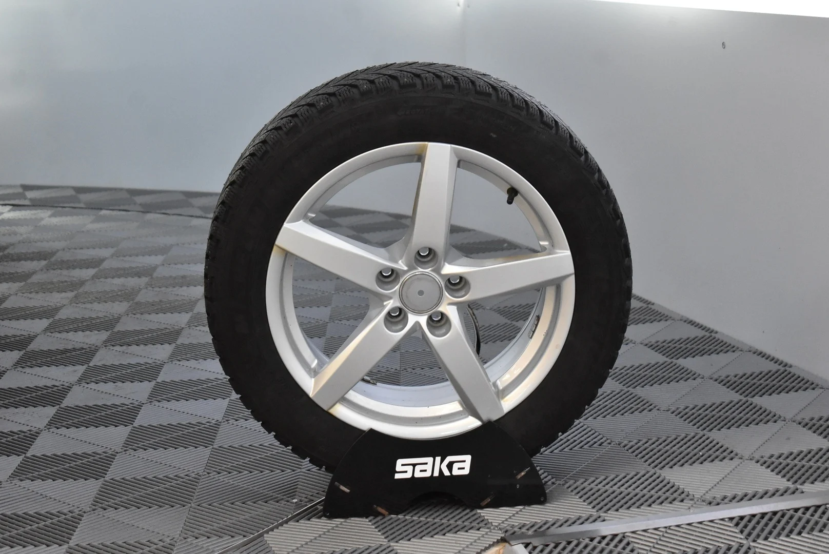 Car Image - h7KORTtLx9YNeS3VPbp54