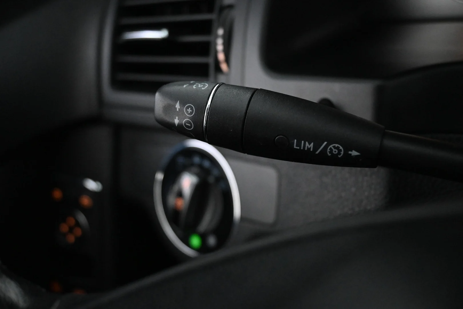 Car Image - 1ZM6sRaNxKABA1Ia3AZsdp