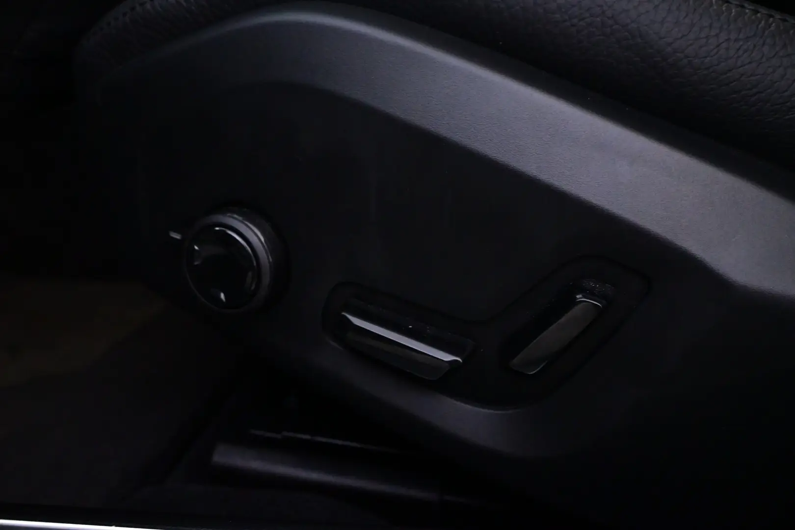 Car Image - 6kwnhe5ZbbolU6JFpTxfH9