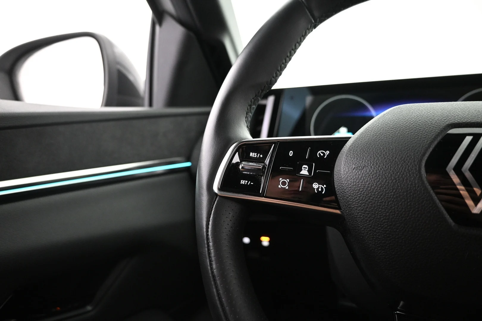 Car Image - 1vqTu3zCAzWqoLoUgRnCXZ