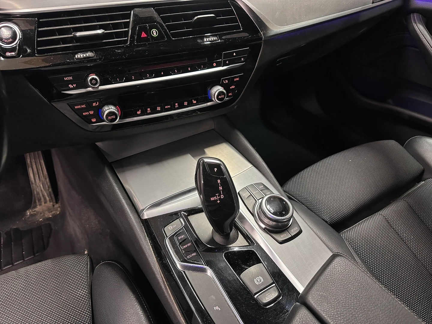 Car Image - 5KQ6bxH94qtvrlOJNzSzxl