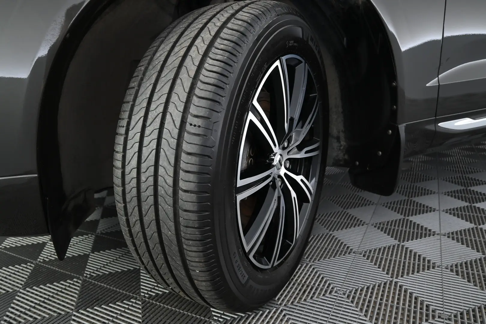Car Image - 58VjdlnCMBxPGykfQ8peZU