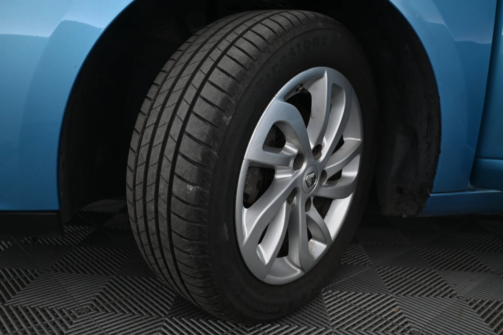 Car Image - 7cw0kXgJYNLVfUiTIq70S3
