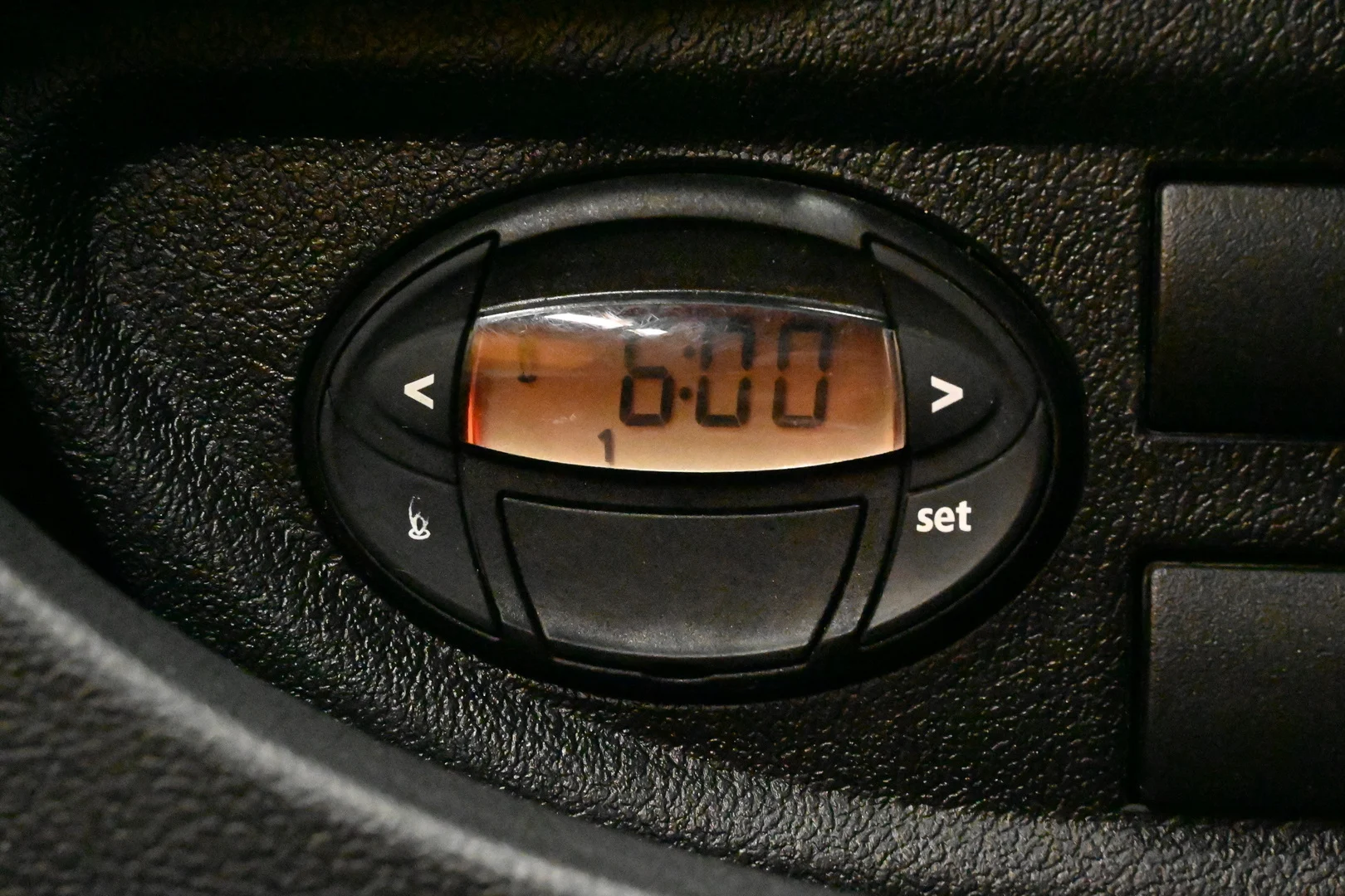 Car Image - r70oq0DdFb3lXrDsV44un