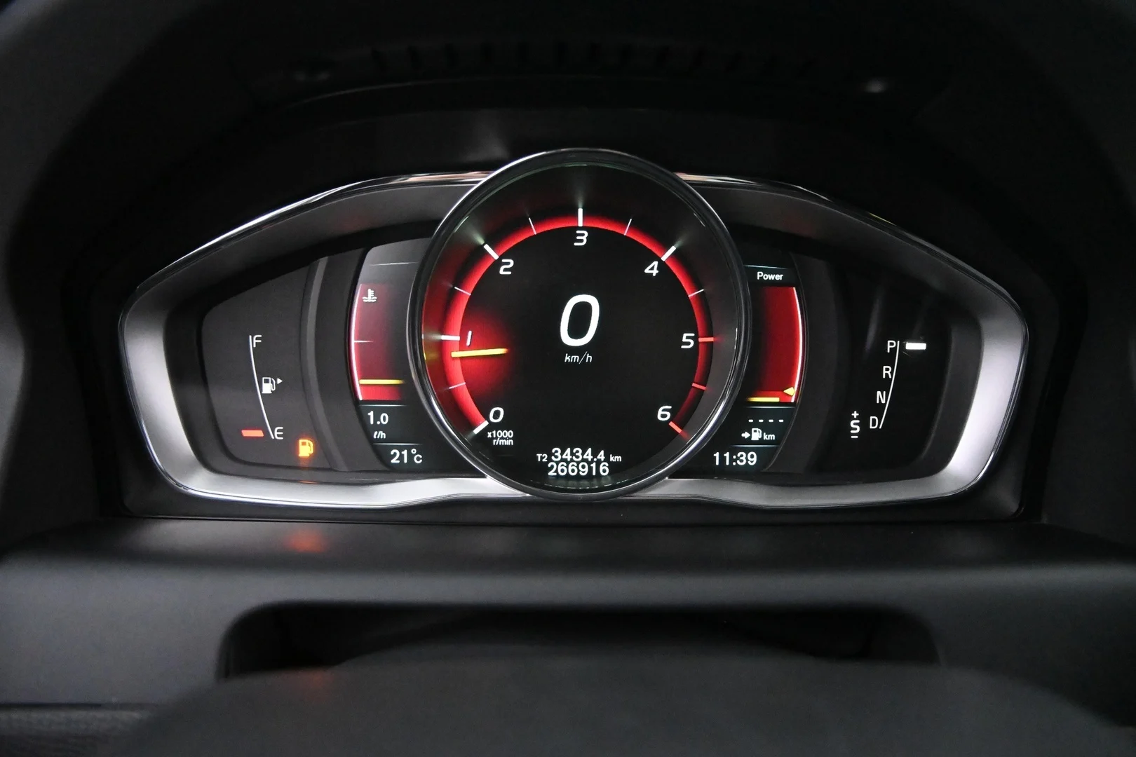 Car Image - 3lC4AdReMY7N1EySRgn8o7
