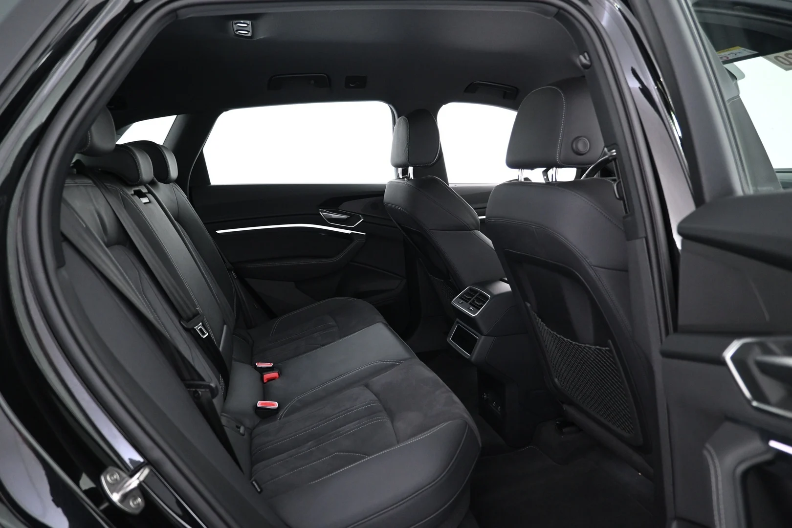 Car Image - ihLIXPh9pOvWQVWaDmMEc