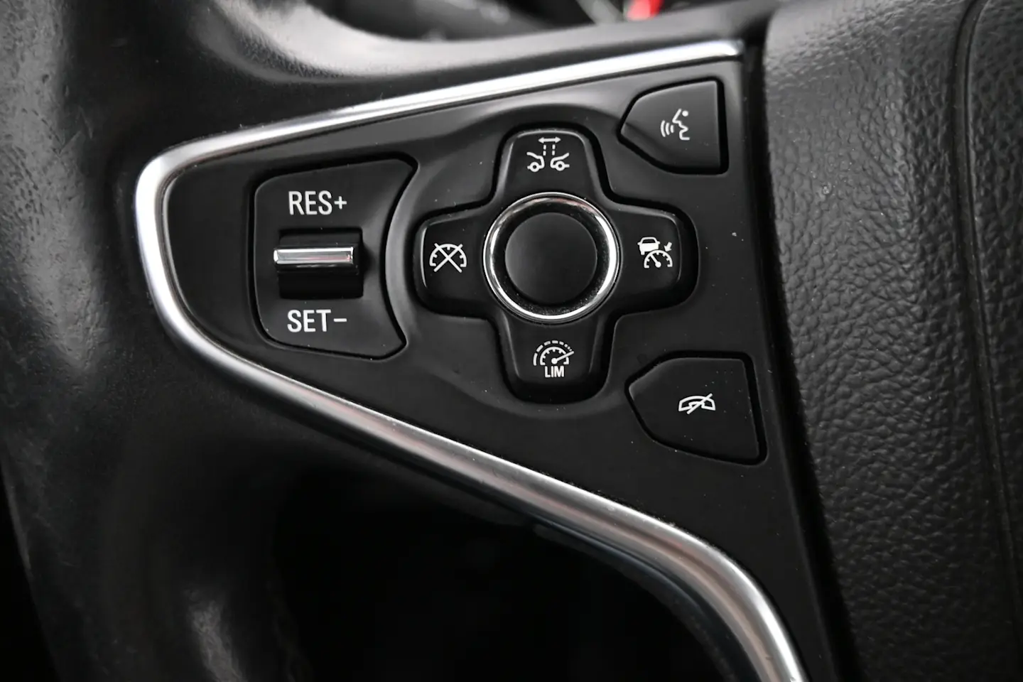 Car Image - 4ALkoja8glhu7g2XQLZCN9