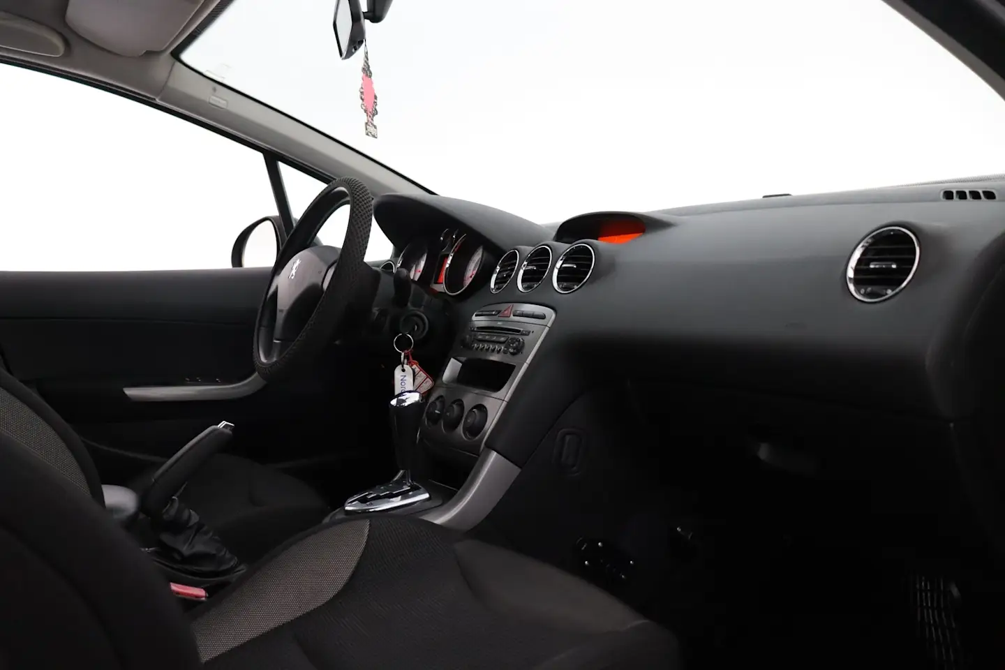 Car Image - 3tJnTDdvARh44gy9Vi4dfJ