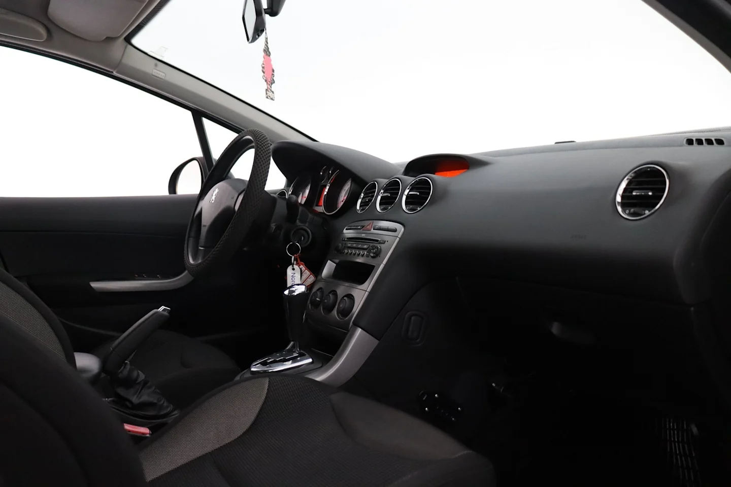 Car Image - 3tJnTDdvARh44gy9Vi4dfJ