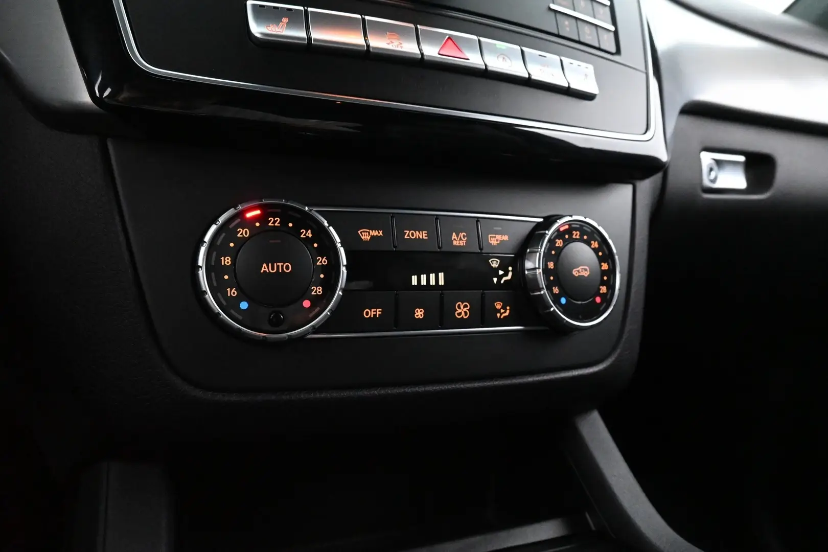 Car Image - R0DWI4NTKjW7Dgb7DUhPV