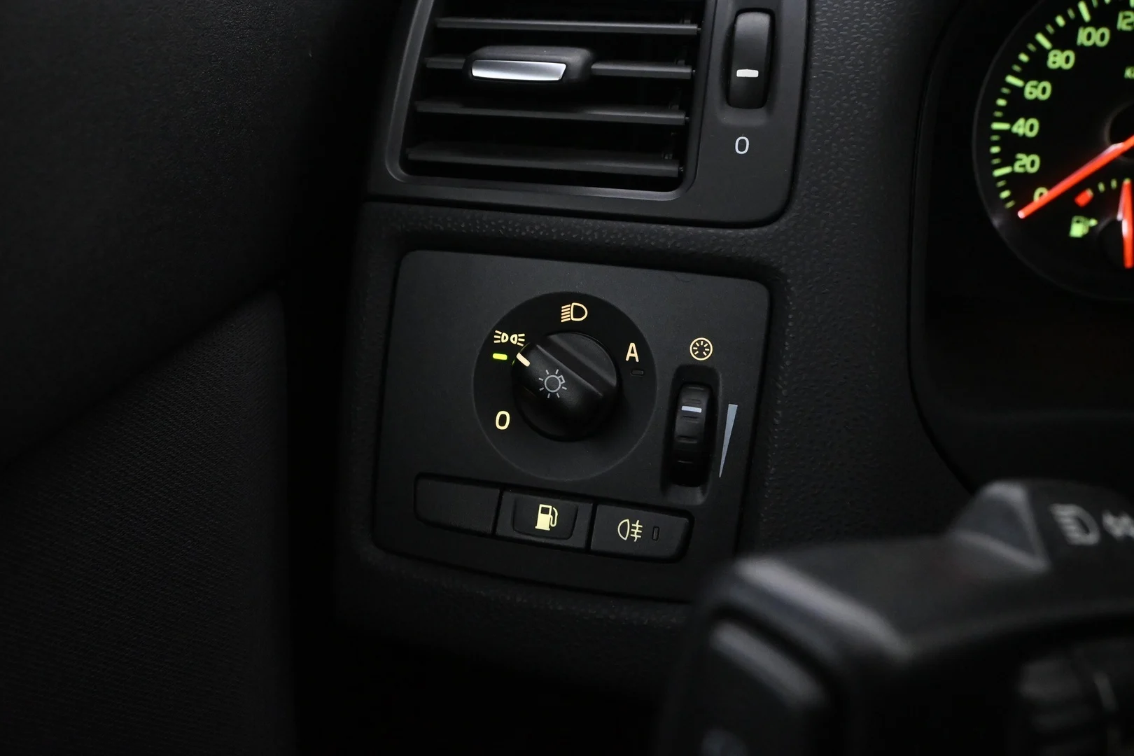 Car Image - 7jPw7GggYIExtcMWCP9b1M