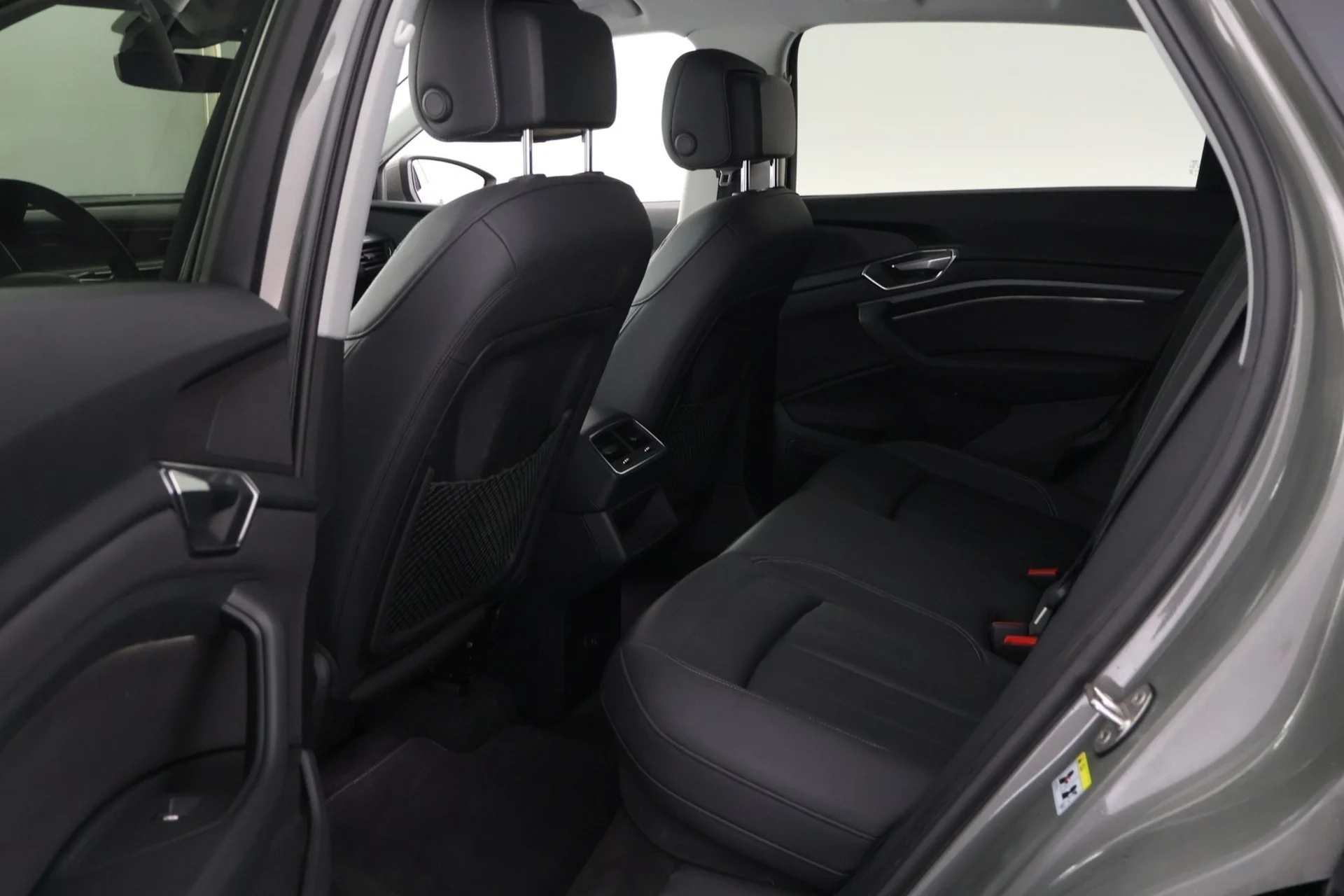 Car Image - 6RRz7A9g2Fy4fa7OR0HCtJ