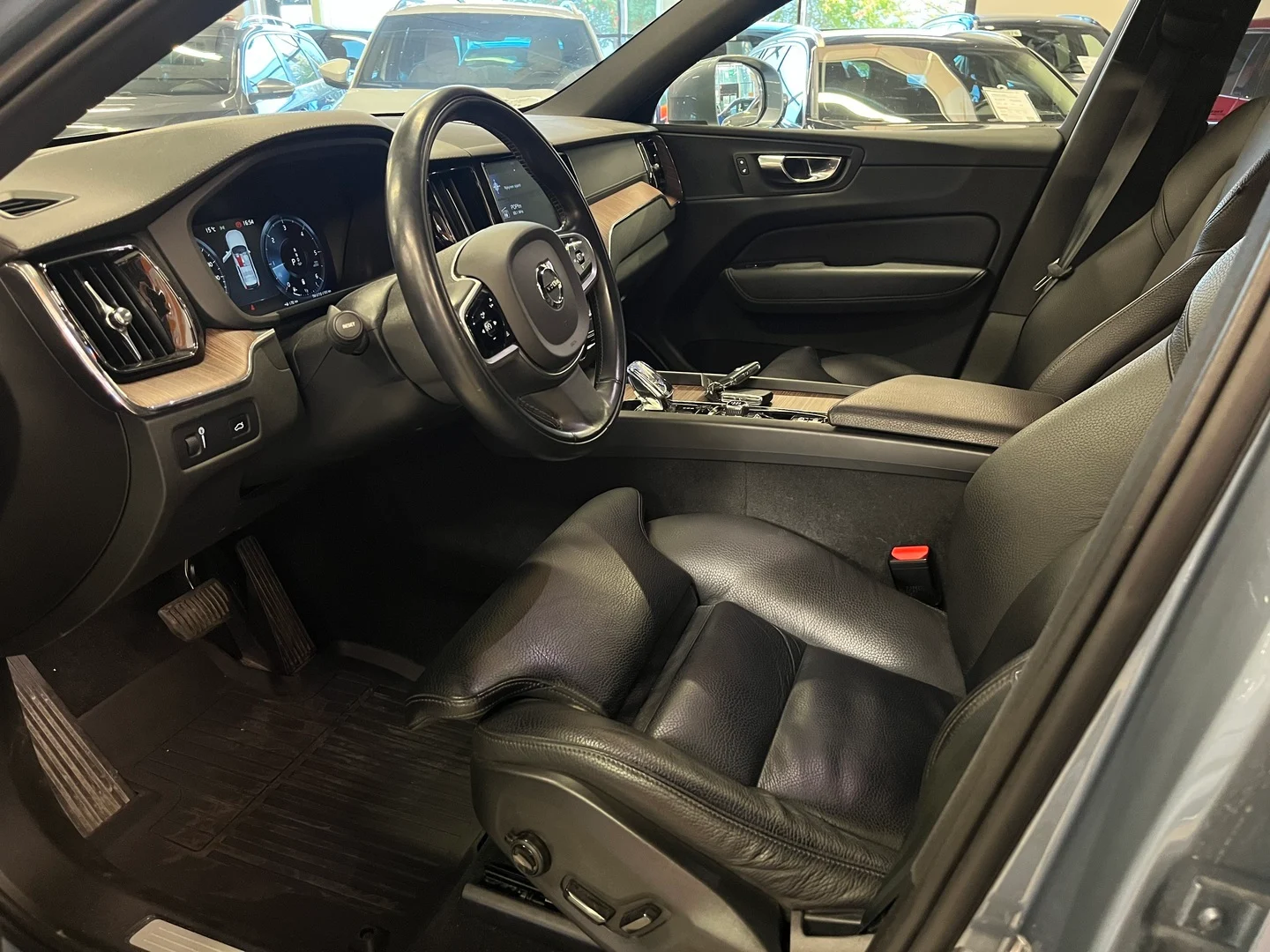 Car Image - 2SkEQoELo4M3HyhnlCU19U