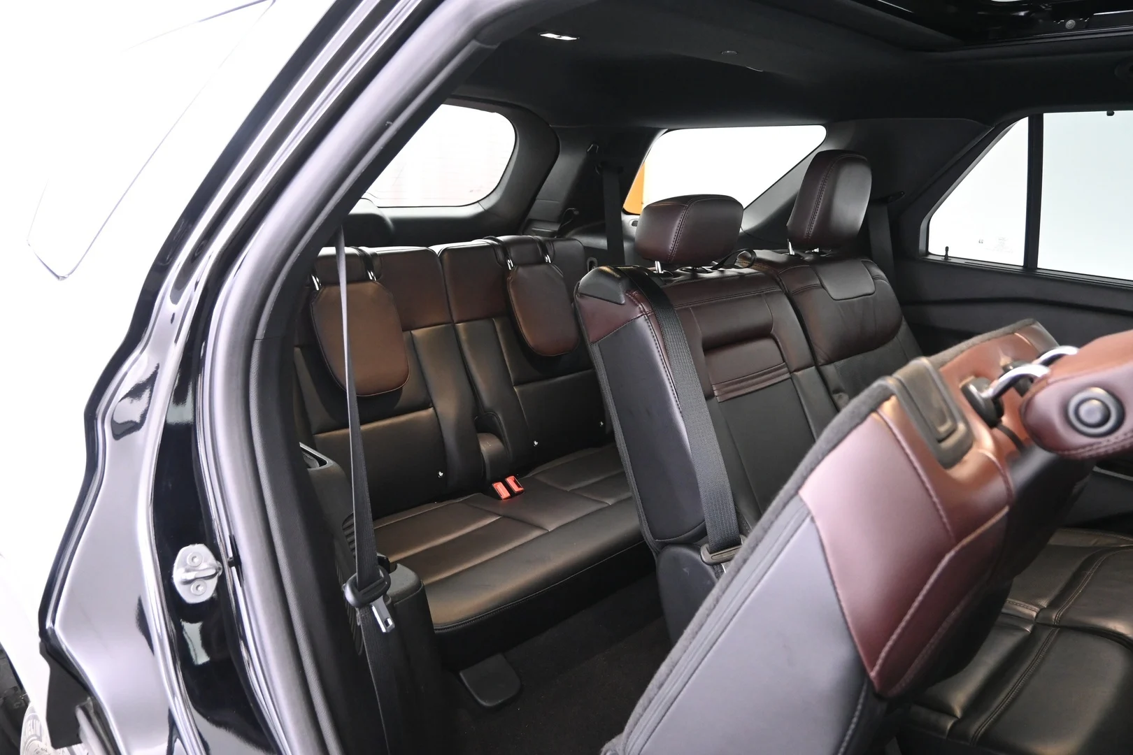 Car Image - IbuNWDnN1utu3vl0MjTLH