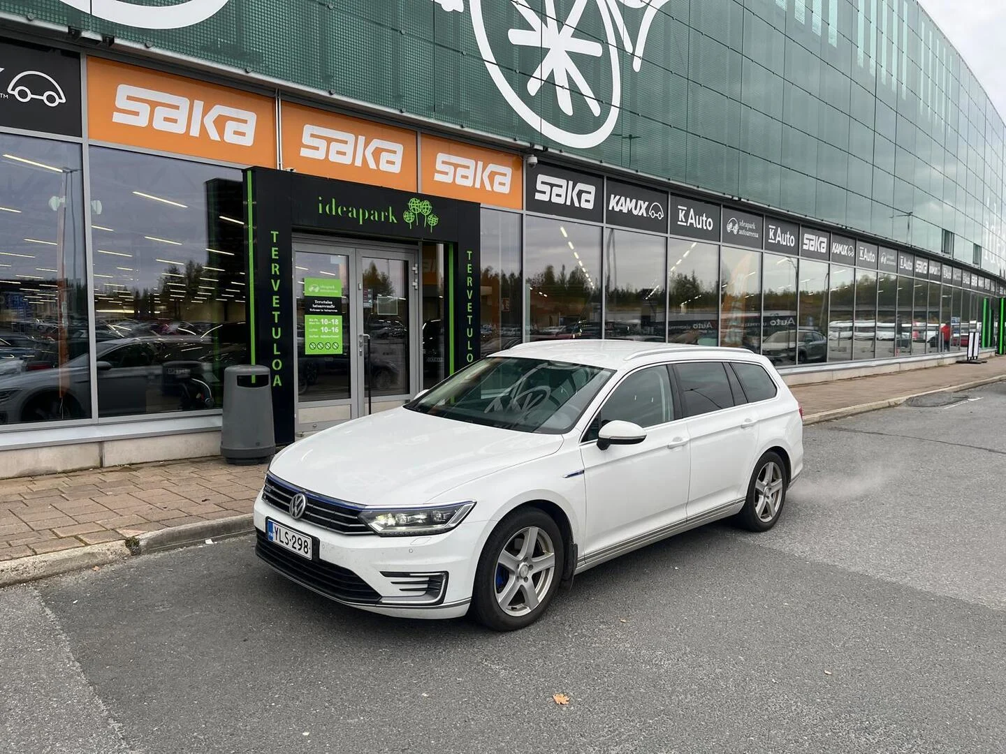 Car Image - 2iXDUA6RwtReVFI9J728fn